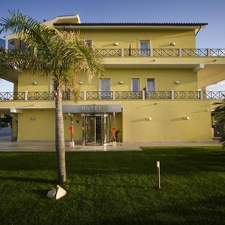 Hotel Villa Tirreno Tarquinia Eksteriør billede