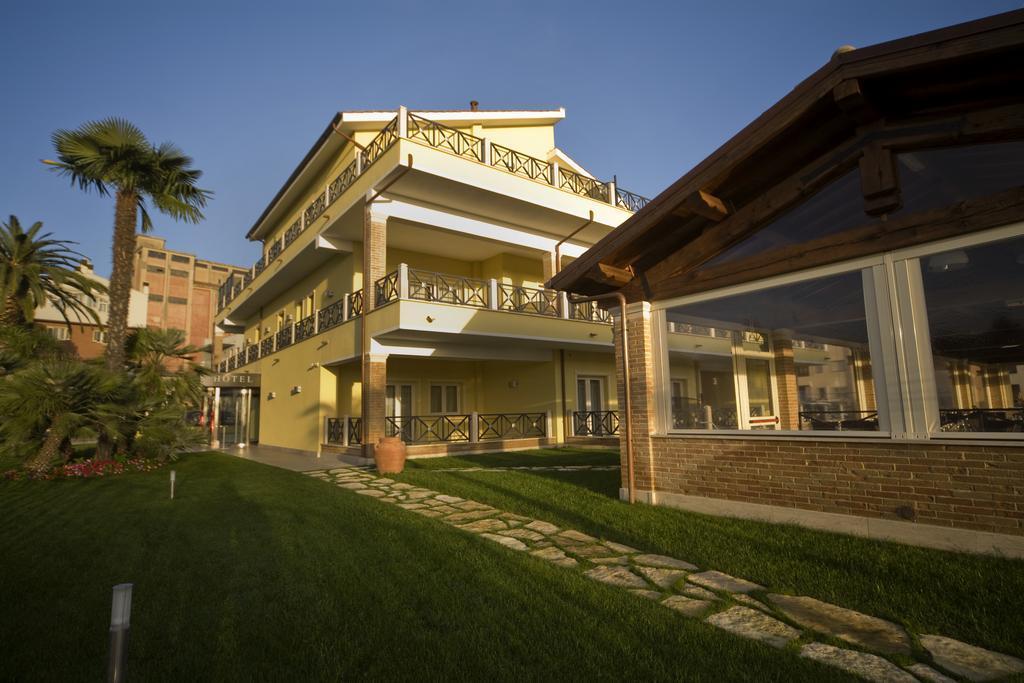 Hotel Villa Tirreno Tarquinia Eksteriør billede