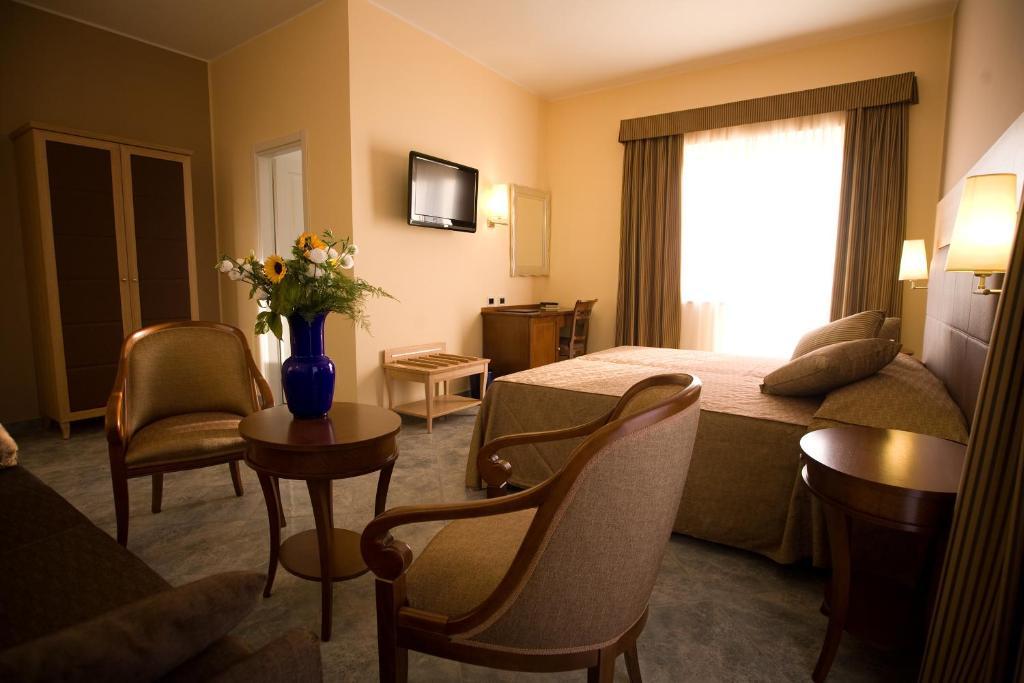 Hotel Villa Tirreno Tarquinia Værelse billede